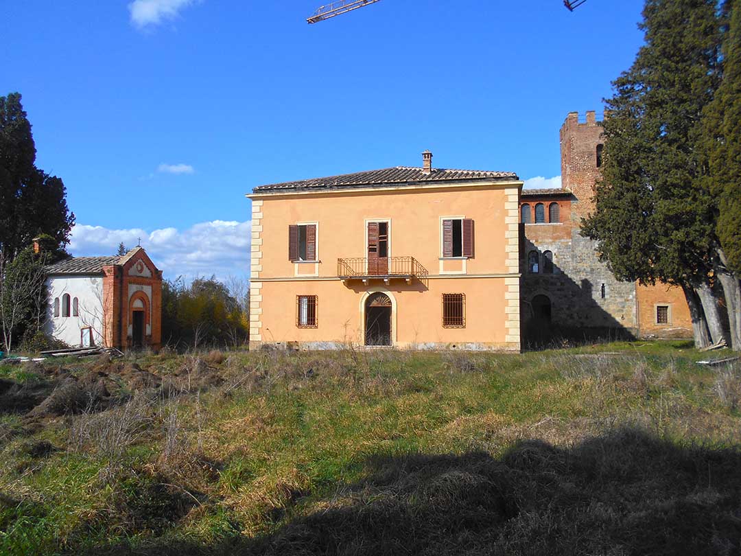 Aste   Abitazione in ville  - Villa, parco e terreni ad Asciano in località Salteano