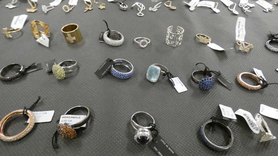 Aste   Preziosi  - Collane; orecchini; bracciali; anelli, etc.   GARA ONLINE 25 NOVEMBRE 2025