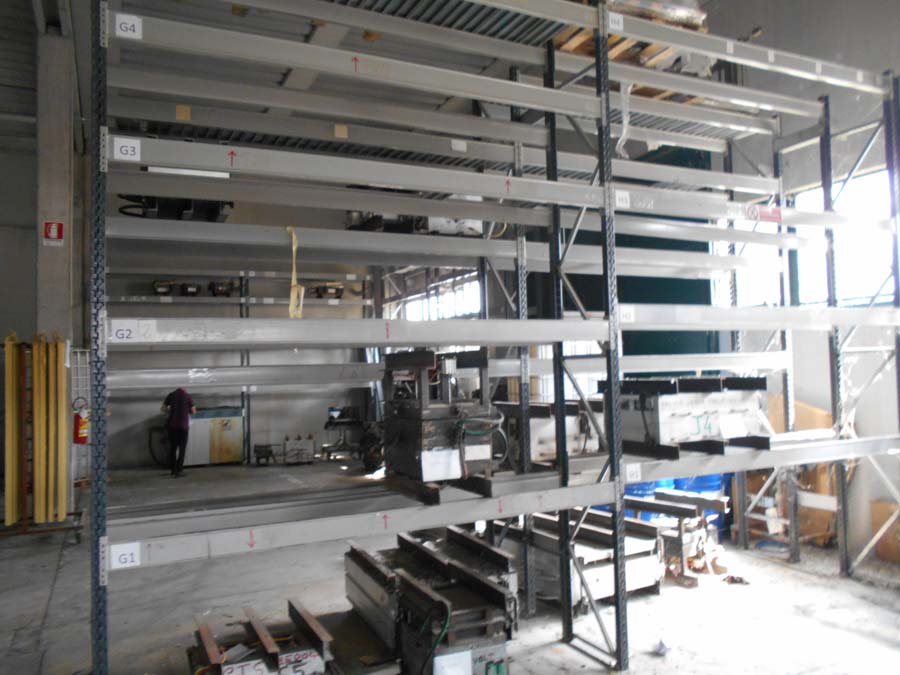 Aste   Arredi da ufficio e varie  - Lotto N. 52) N. 48 Scaffalature metalliche Metalcoop   GARA ONLINE 5 DICEMBRE 2025