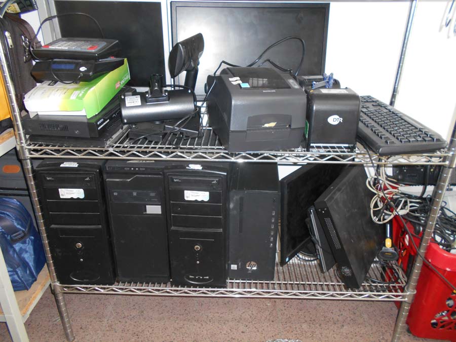 Aste   Computer e attrezzatura informatica  - LOTTO 14) N. 4 case PC + n. 4 video + n. 4 tastiere + proiettore   GARA ONLINE 27 GENNAIO 2026