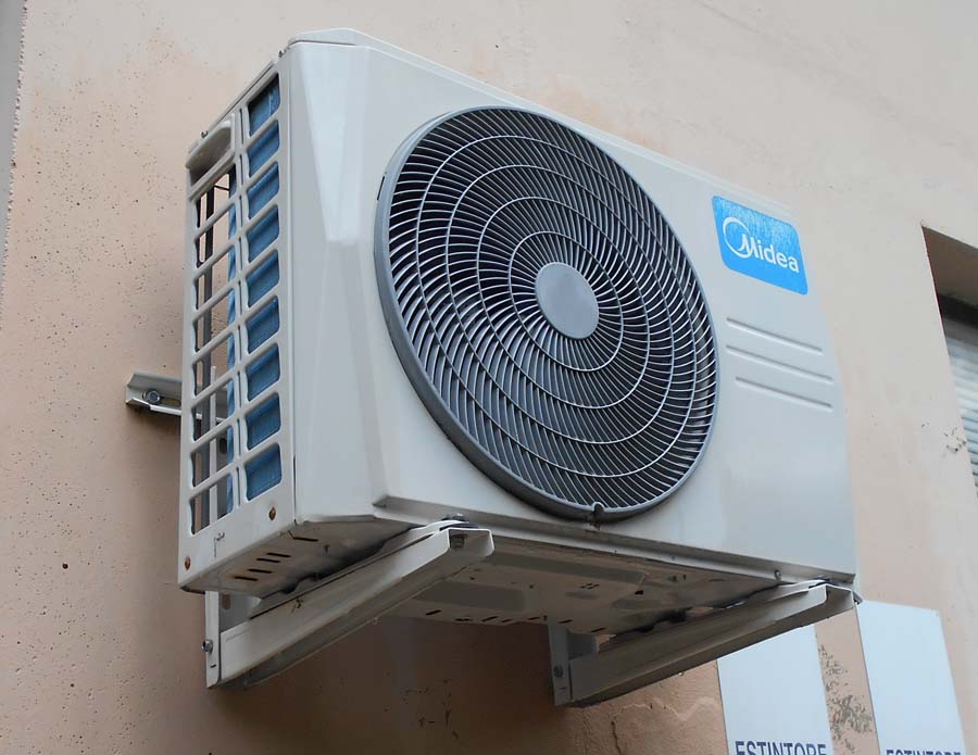 Aste   Attrezzature ed utensili  - Lotto 2) Condizionatori, banchi da lavoro, etc.   GARA ONLINE 27 GENNAIO 2026