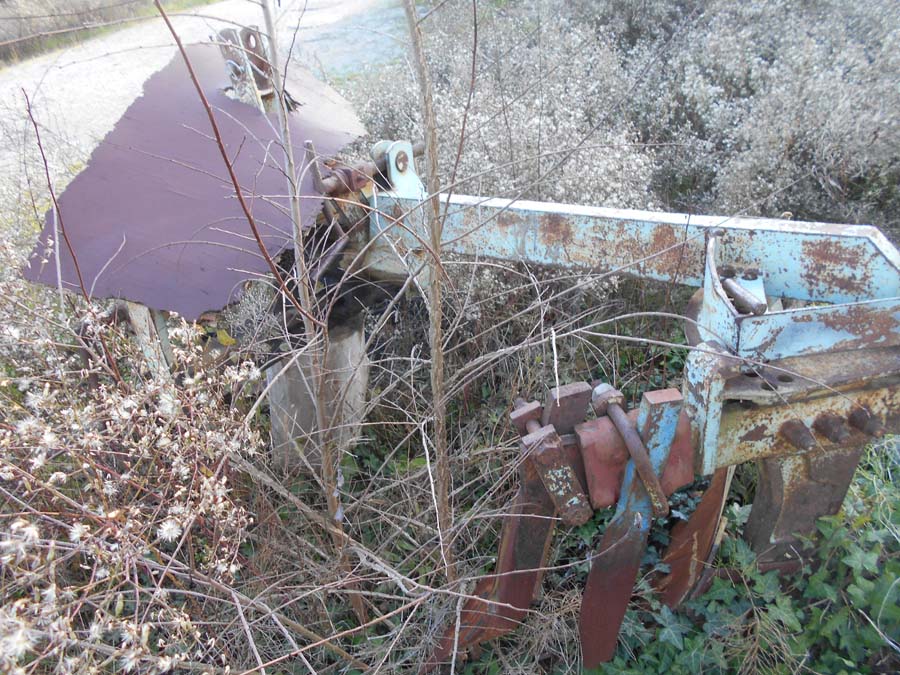 Aste   Macchinari per l'agricoltura, foreste e pesca  - Lotto 12) Coltro per trattore   GARA ONLINE 27 GENNAIO 2026